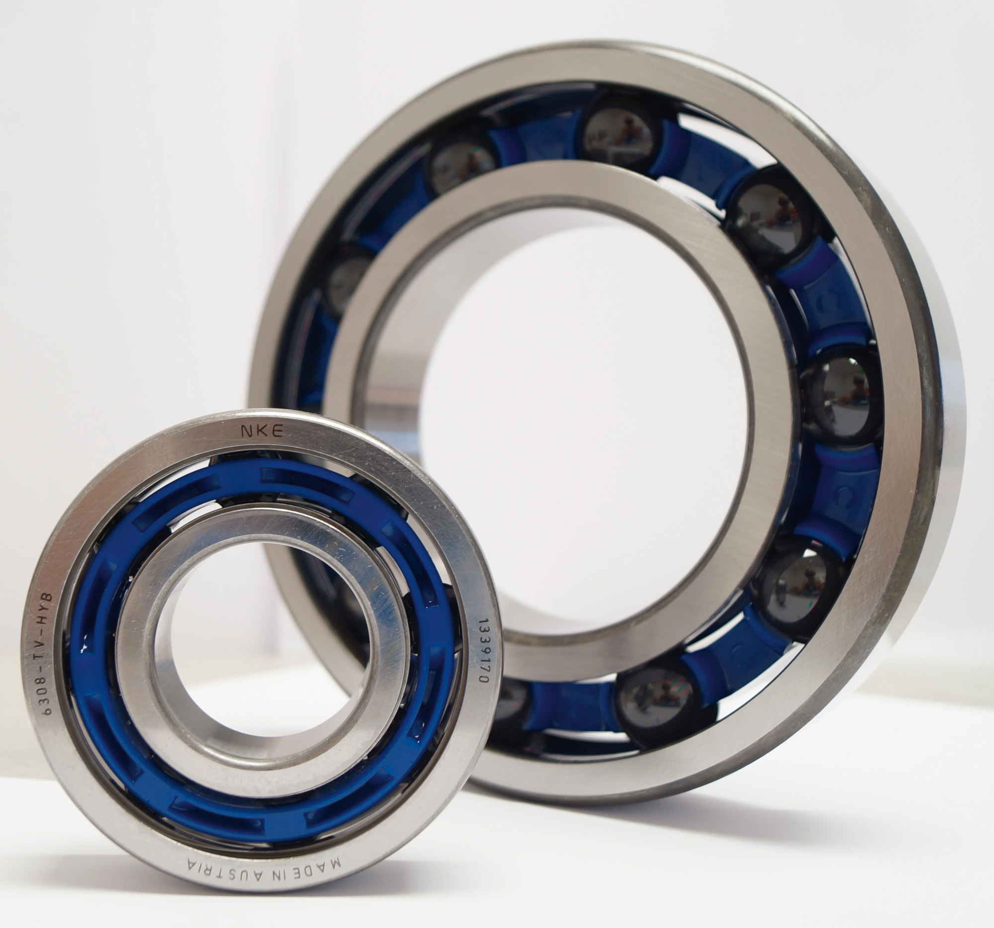 Deep groove hybrid ball bearings from NKE with ceramic rolling elements and polyamide cage 